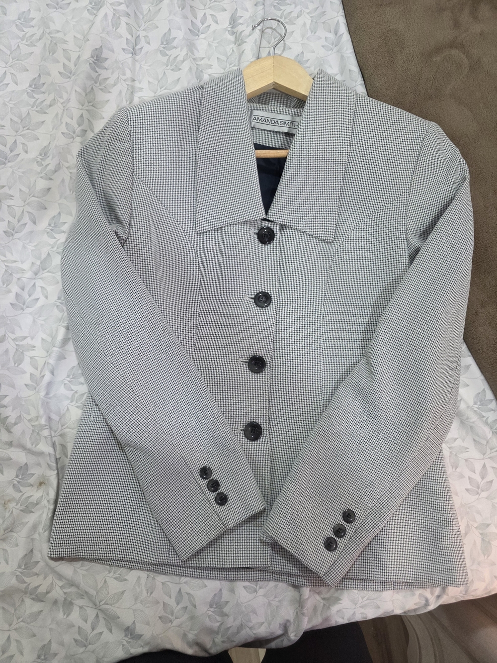 Amanda Smith Gray Micro-Houndstooth Tailored Button Jacket